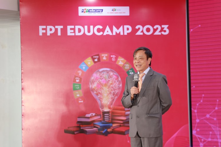 TS. Trần Ngọc Tuấn - Phó Hiệu trưởng Trường Đại học FPT chia sẻ tại FPT Educamp 2023.